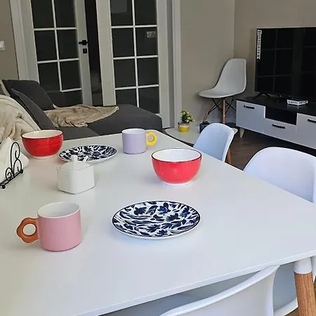 Apartment Sweet Centrally Located
